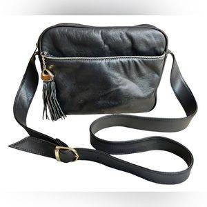 Sereta Black Cowhide Leather Crossbody Bag Tassel Zipper Vintage 70s